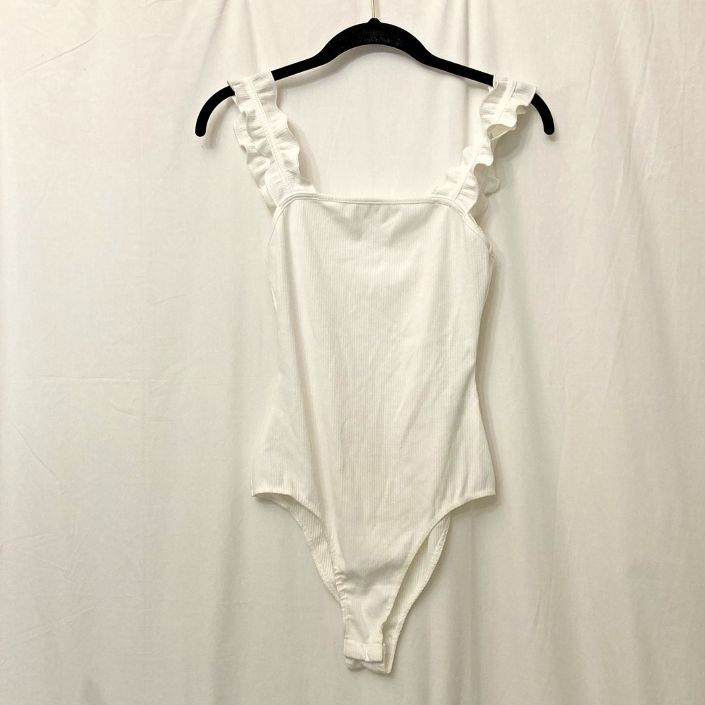Le Lis Collection White Ribbed Flounced Ruffled Strap Bodysuit - Sz‎ S